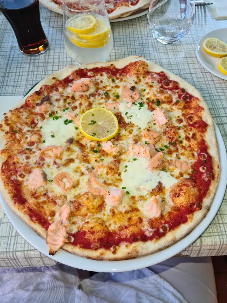 Pizza Au Saumon Frais Et Saumon Fumé